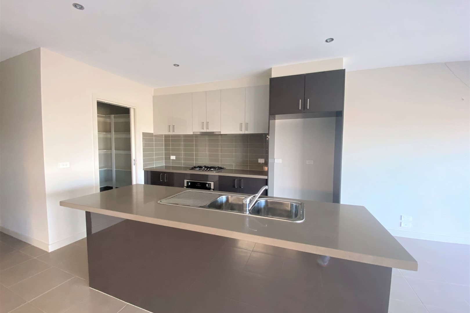 2/10 Jardine DriveFraser Rise, VIC 3336  - Leased, Fraser Rise - Thumbnail 2