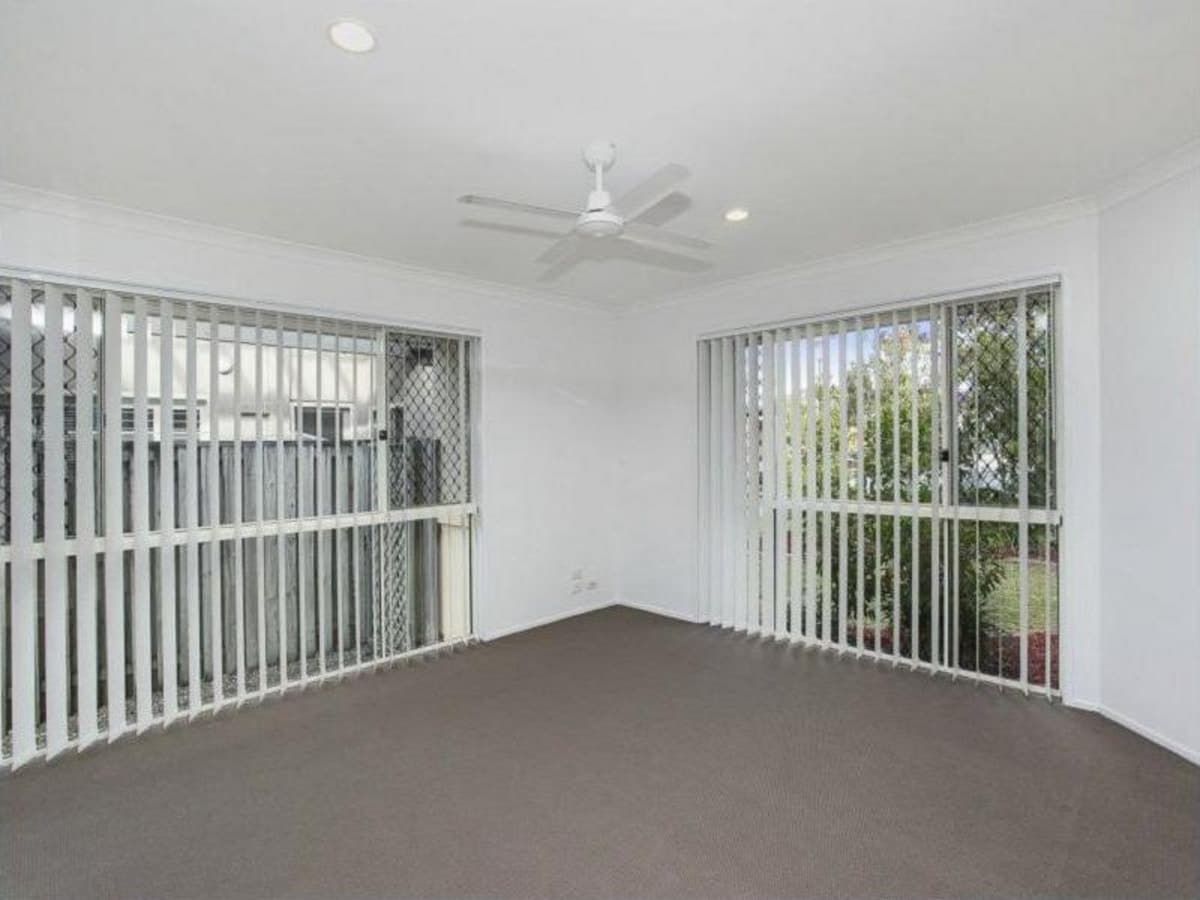 27 Rainbird Close, BURLEIGH WATERS, Burleigh Waters - Thumbnail 3