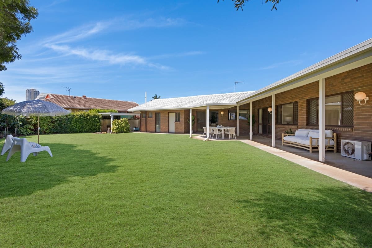 25 Kestrel Drive, Burleigh Waters, Burleigh Waters - Thumbnail 3