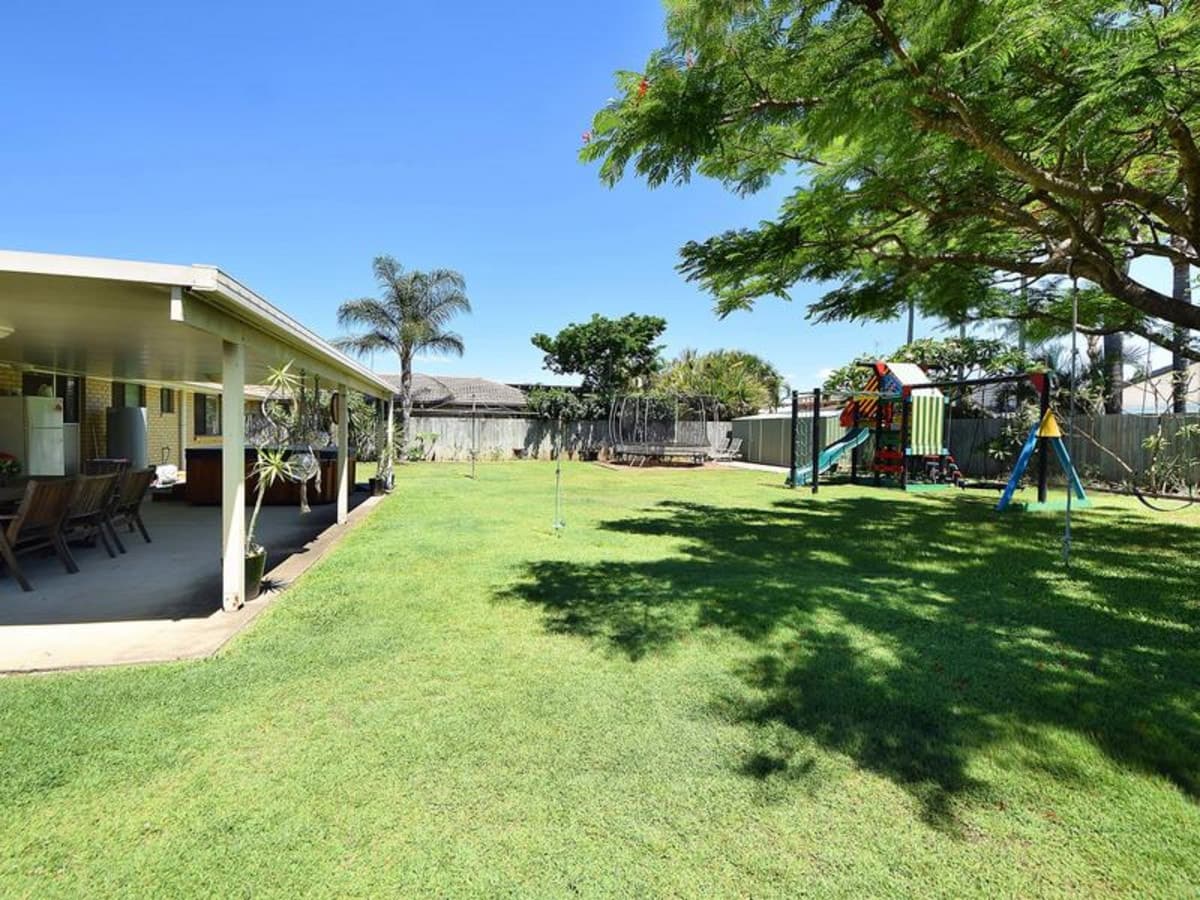 18 Manakin Avenue, BURLEIGH WATERS, Burleigh Waters - Image 1