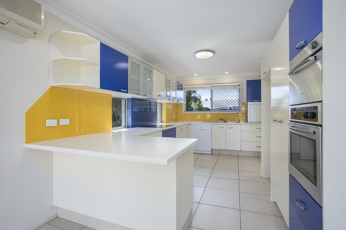 52 Jabiru Avenue, BURLEIGH WATERS, Burleigh Waters - Thumbnail 2
