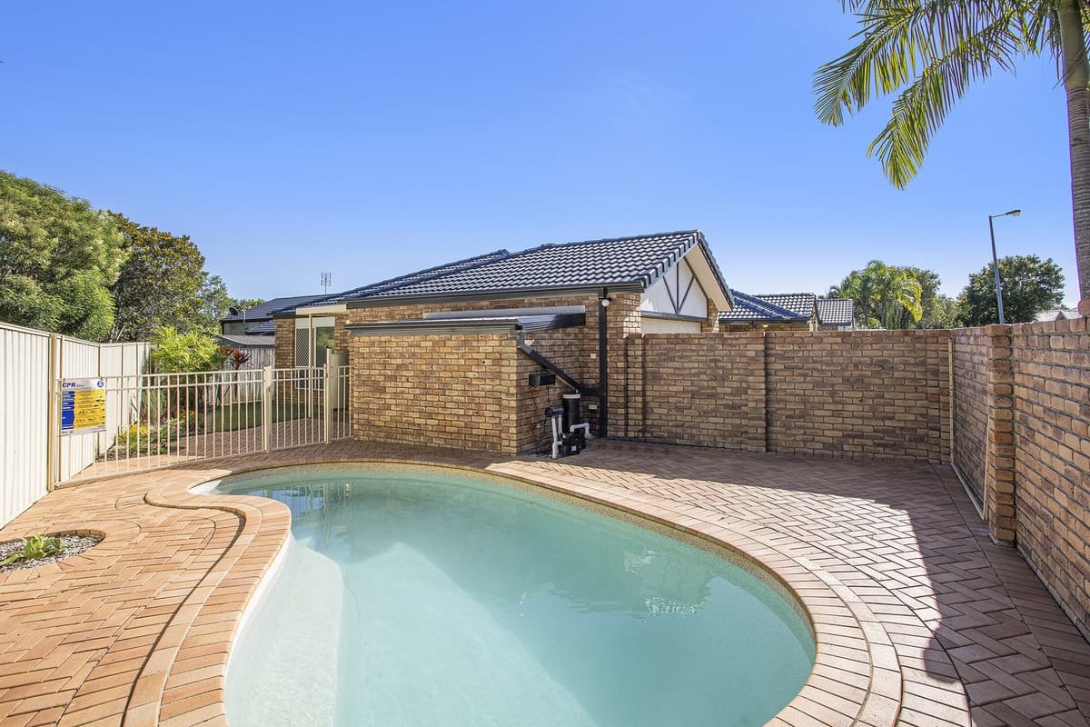 4 Vancouver Drive, Robina, Robina - Thumbnail 2