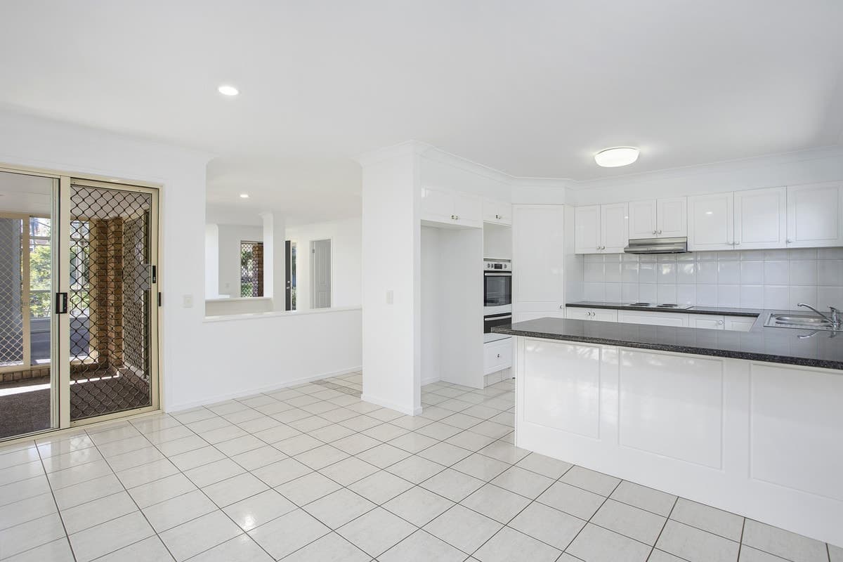 4 Vancouver Drive, Robina, Robina - Thumbnail 4