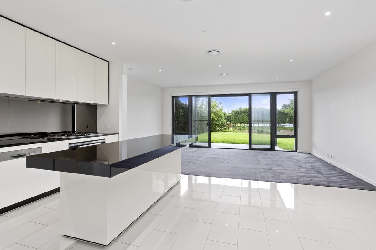 8 Concourse Drive, Mermaid Waters, Mermaid Waters - Thumbnail 2