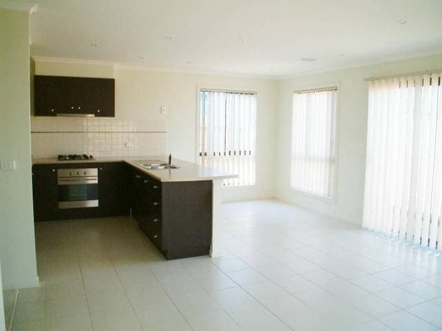 27 Melzak WayBerwick, VIC 3806  - Leased, Berwick - Thumbnail 4