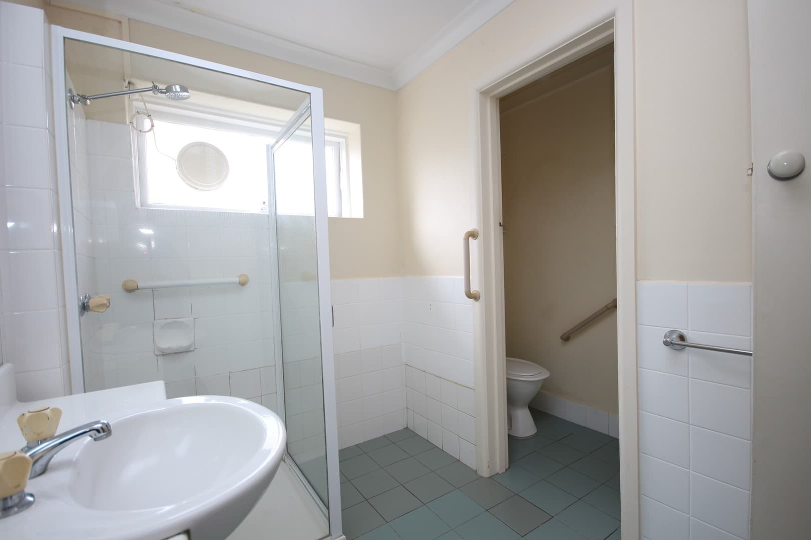 3/50 Eastern Beach RoadGeelong, VIC 3220  - Leased, Geelong - Thumbnail 5