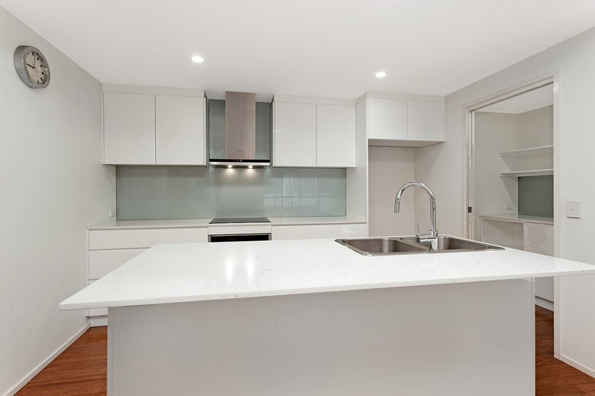 12 Nobby Parade, Miami, Miami - Thumbnail 4