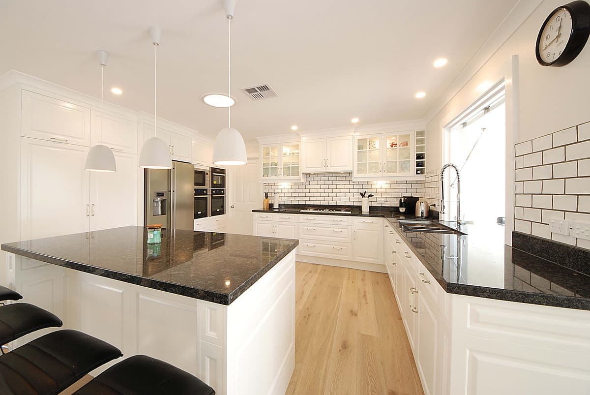64 Banksia Broadway, BURLEIGH WATERS, Burleigh Waters - Thumbnail 2