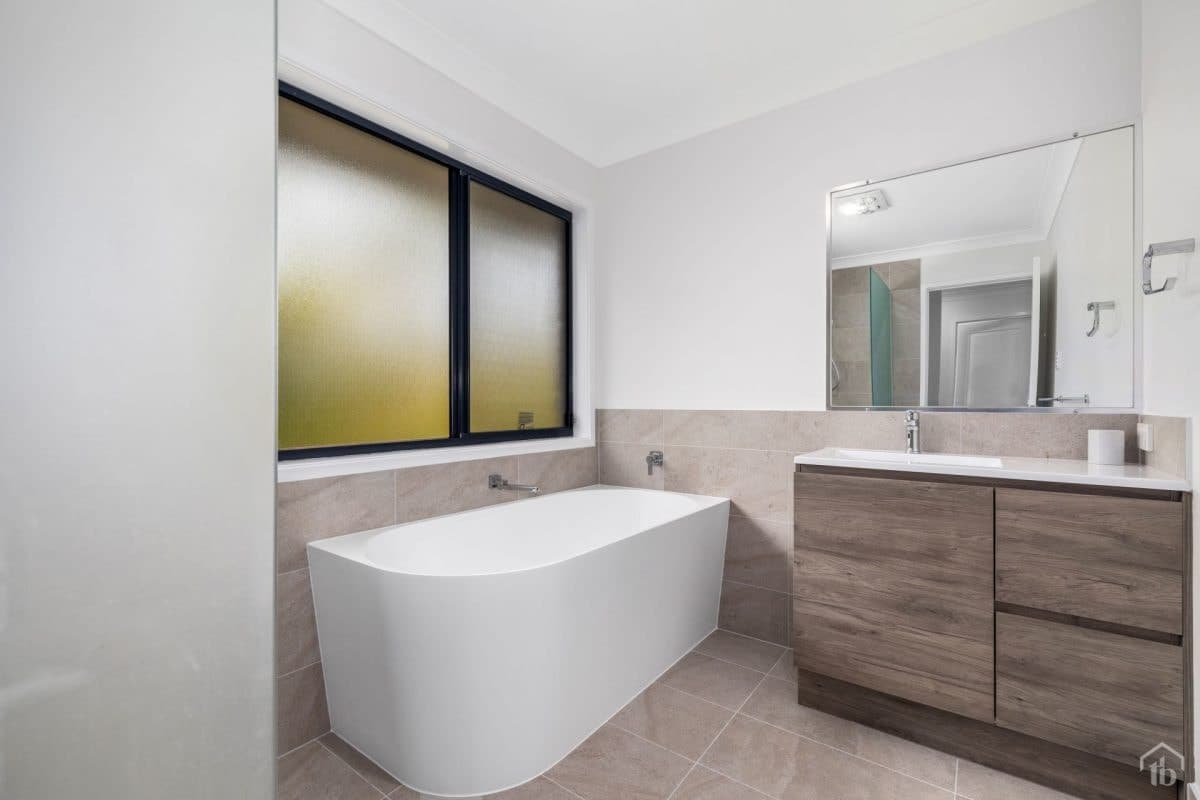 1 Reid Place, Banora Point NSW 2486, Banora Point - Thumbnail 2