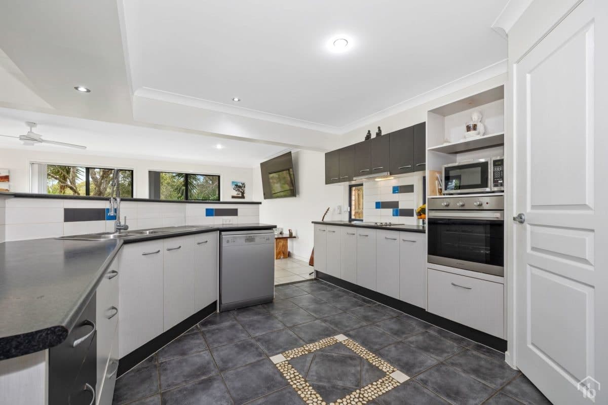 1 Reid Place, Banora Point NSW 2486, Banora Point - Thumbnail 3