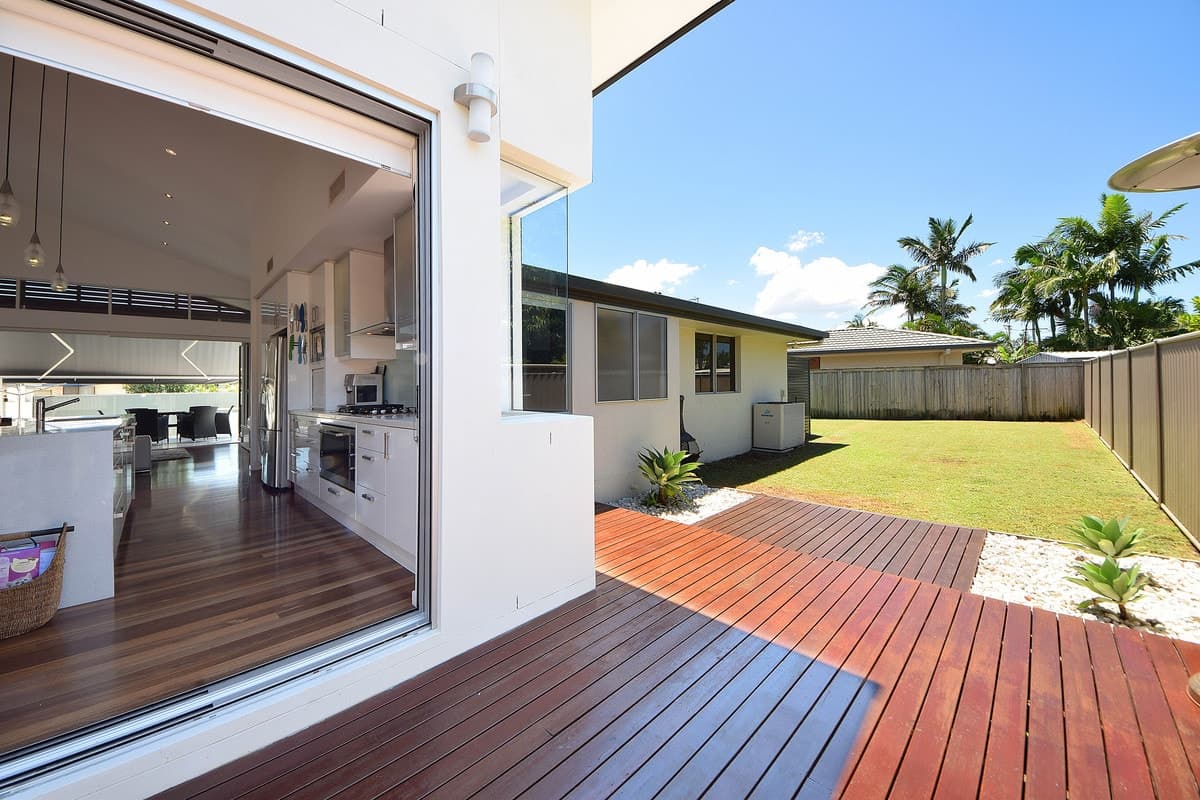 1 Comet Court, BURLEIGH WATERS, Burleigh Waters - Thumbnail 3