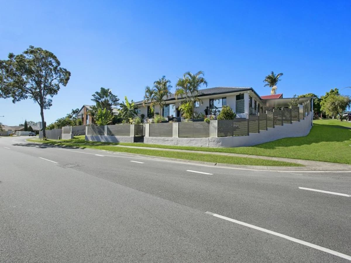 2 Bilgola Place, ROBINA, Robina - Thumbnail 2