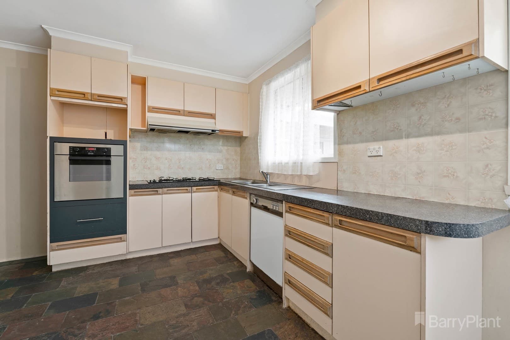 40 Meadow Wood WalkNarre Warren, VIC 3805  - Leased, Narre Warren - Thumbnail 3
