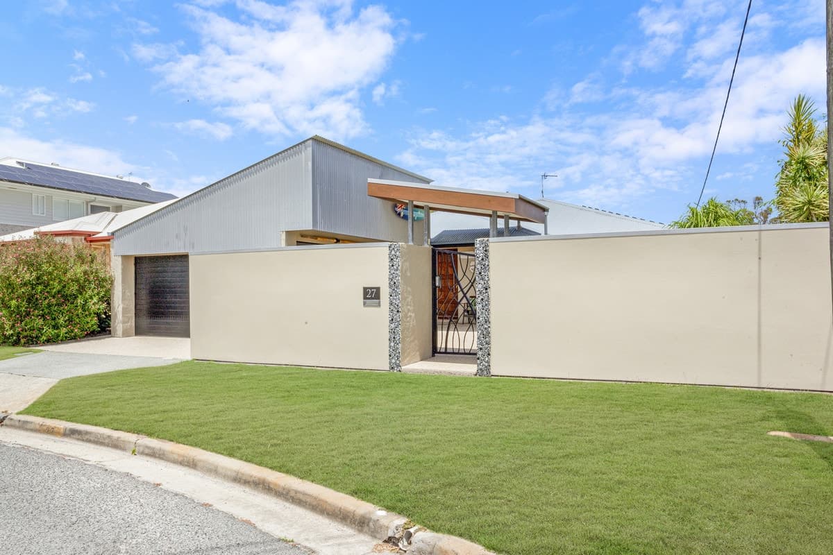 27 Warrina Crescent, Burleigh Waters, Burleigh Waters - Thumbnail 3