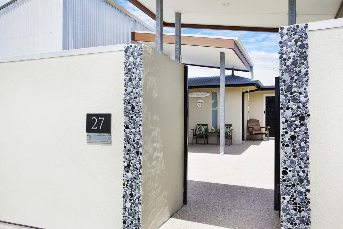 27 Warrina Crescent, Burleigh Waters, Burleigh Waters - Thumbnail 4
