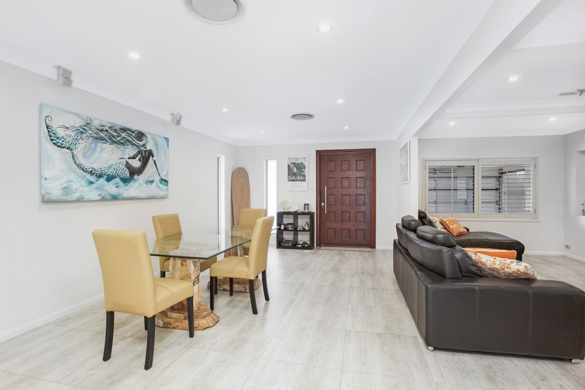 27 Warrina Crescent, Burleigh Waters, Burleigh Waters - Thumbnail 6