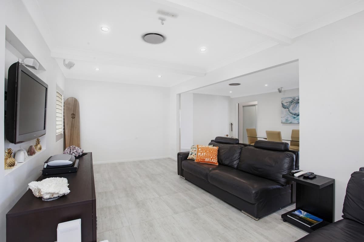 27 Warrina Crescent, Burleigh Waters, Burleigh Waters - Thumbnail 8