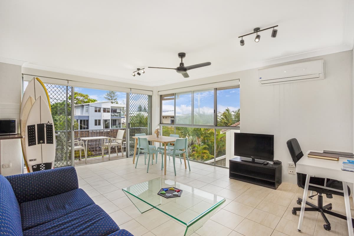 4/16 Riviera Road, MIAMI, Miami - Thumbnail 2
