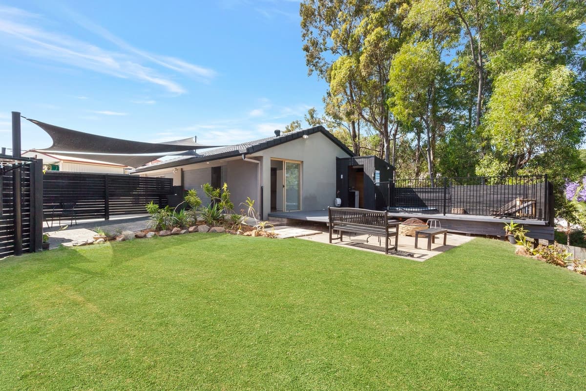 2/102 Avocado Street, Elanora, Elanora - Image 1