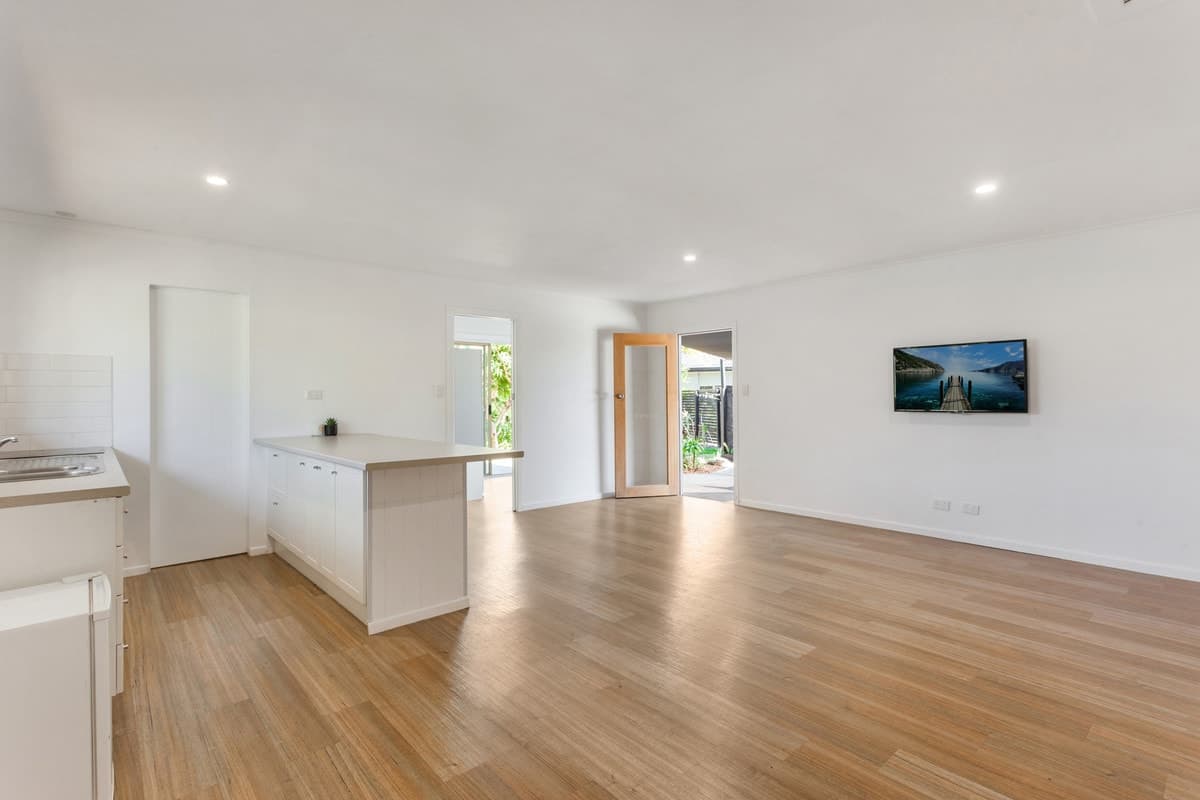 2/102 Avocado Street, Elanora, Elanora - Thumbnail 4