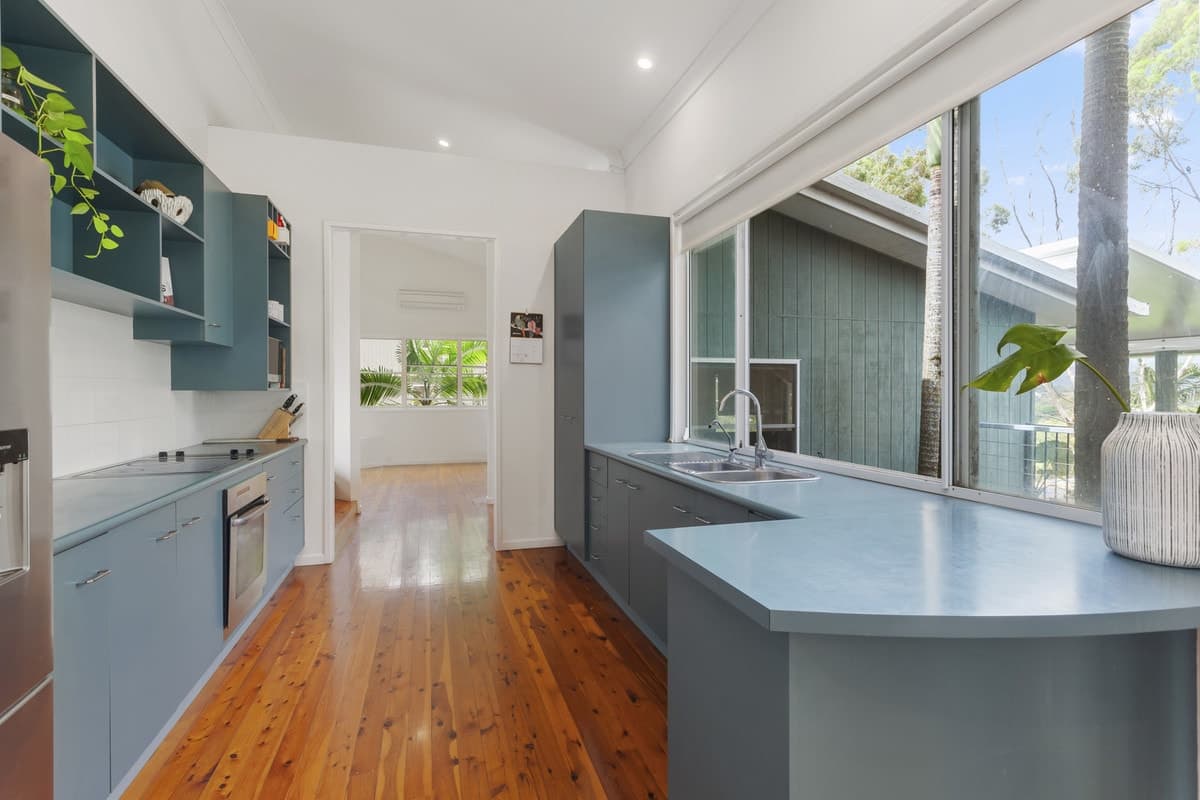 5 Corrigin Court, Elanora, Elanora - Thumbnail 3