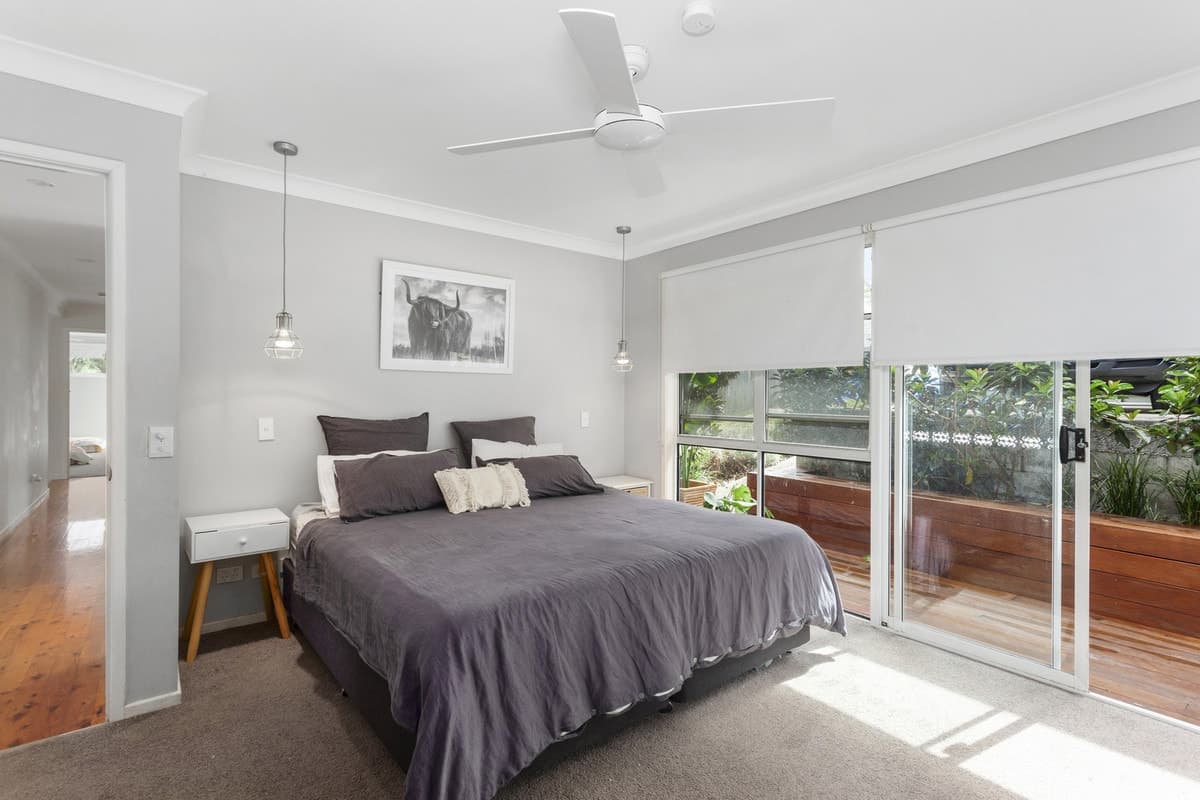5 Corrigin Court, Elanora, Elanora - Thumbnail 4