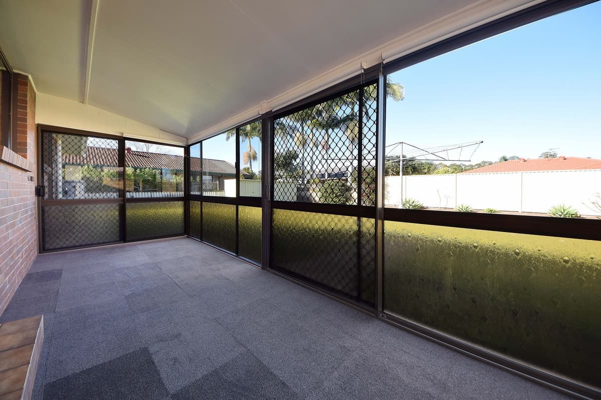 12 Dotterel Drive, BURLEIGH WATERS, Burleigh Waters - Thumbnail 3