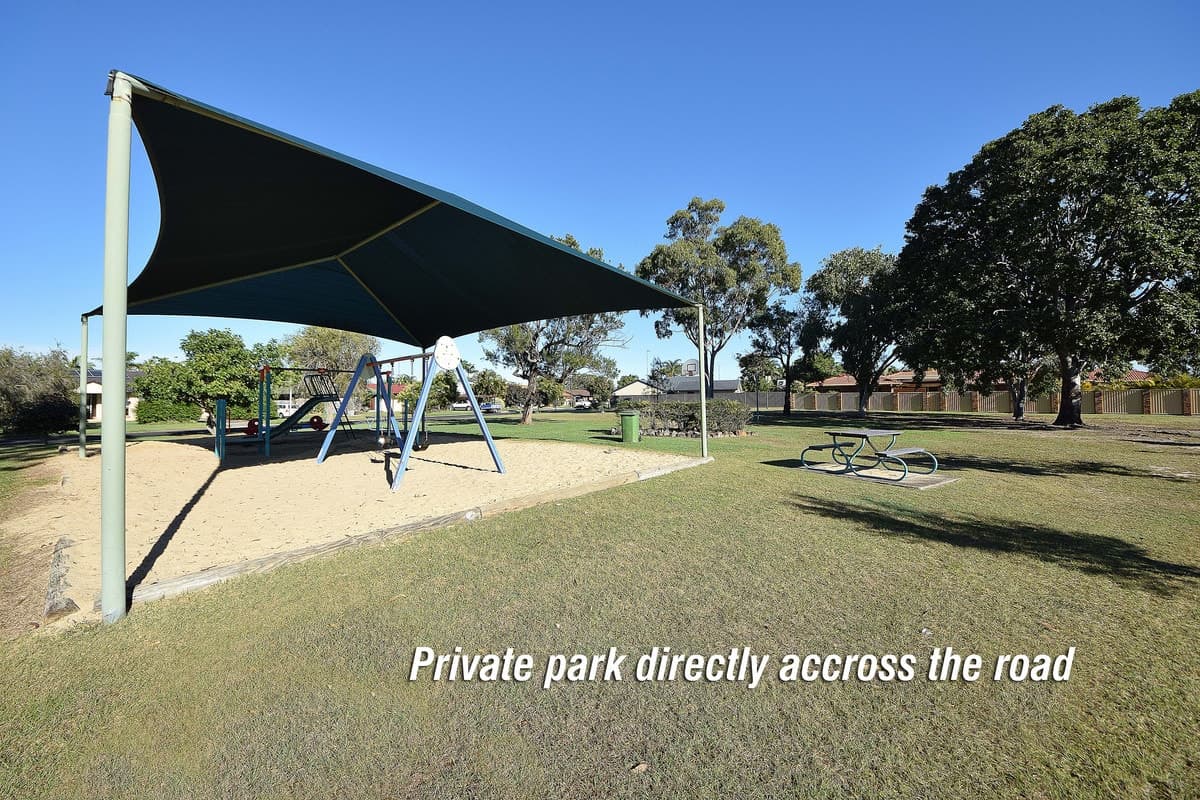 12 Dotterel Drive, BURLEIGH WATERS, Burleigh Waters - Thumbnail 6
