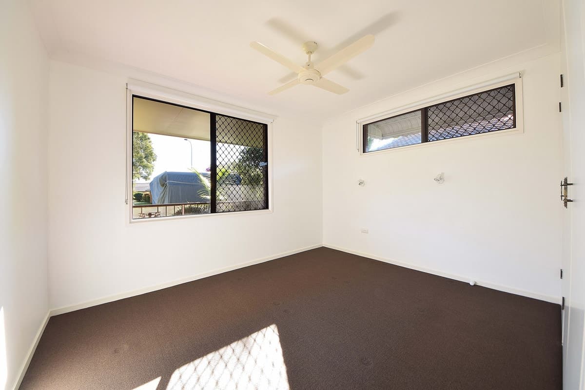 12 Dotterel Drive, BURLEIGH WATERS, Burleigh Waters - Thumbnail 8