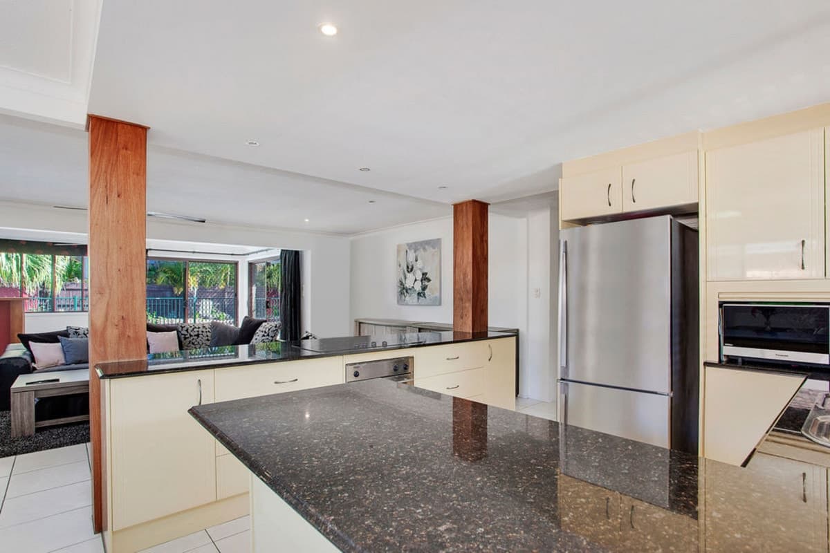 71 Cypress Drive, Broadbeach Waters, Broadbeach Waters - Thumbnail 4