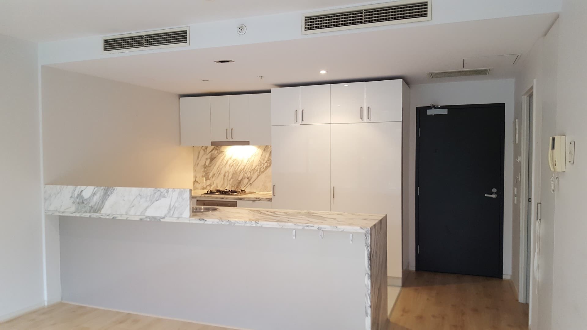 P106/12 Waterview Walk, Docklands, VIC, 3008, Docklands - Thumbnail 2