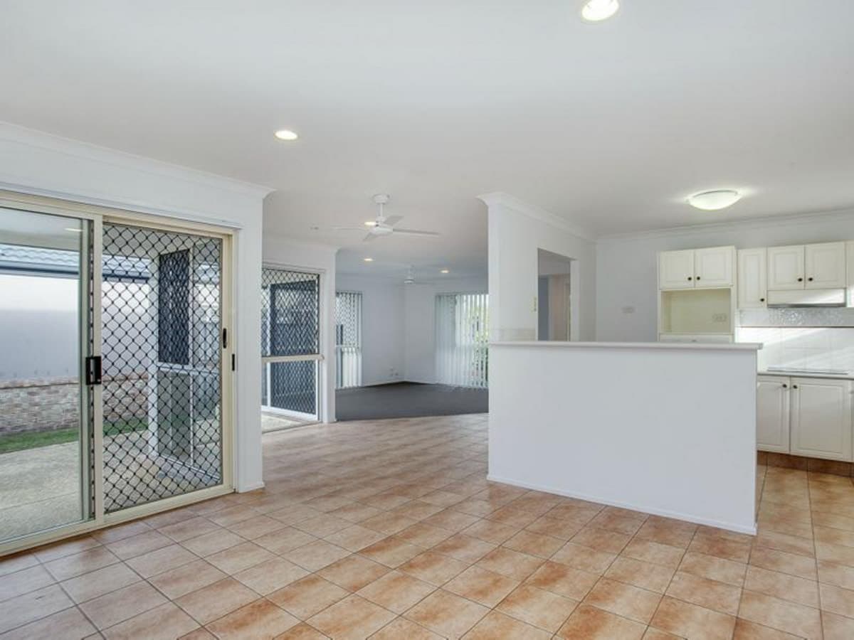 27 Rainbird Close, BURLEIGH WATERS, Burleigh Waters - Thumbnail 3