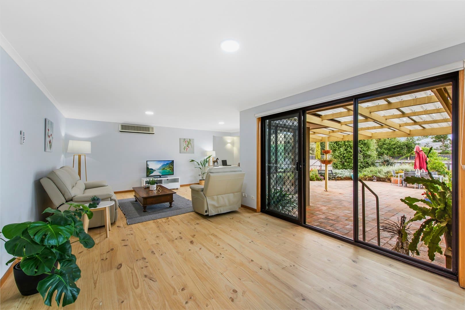 17 Lyall DriveWerribee, VIC 3030  - Leased, Werribee - Thumbnail 5