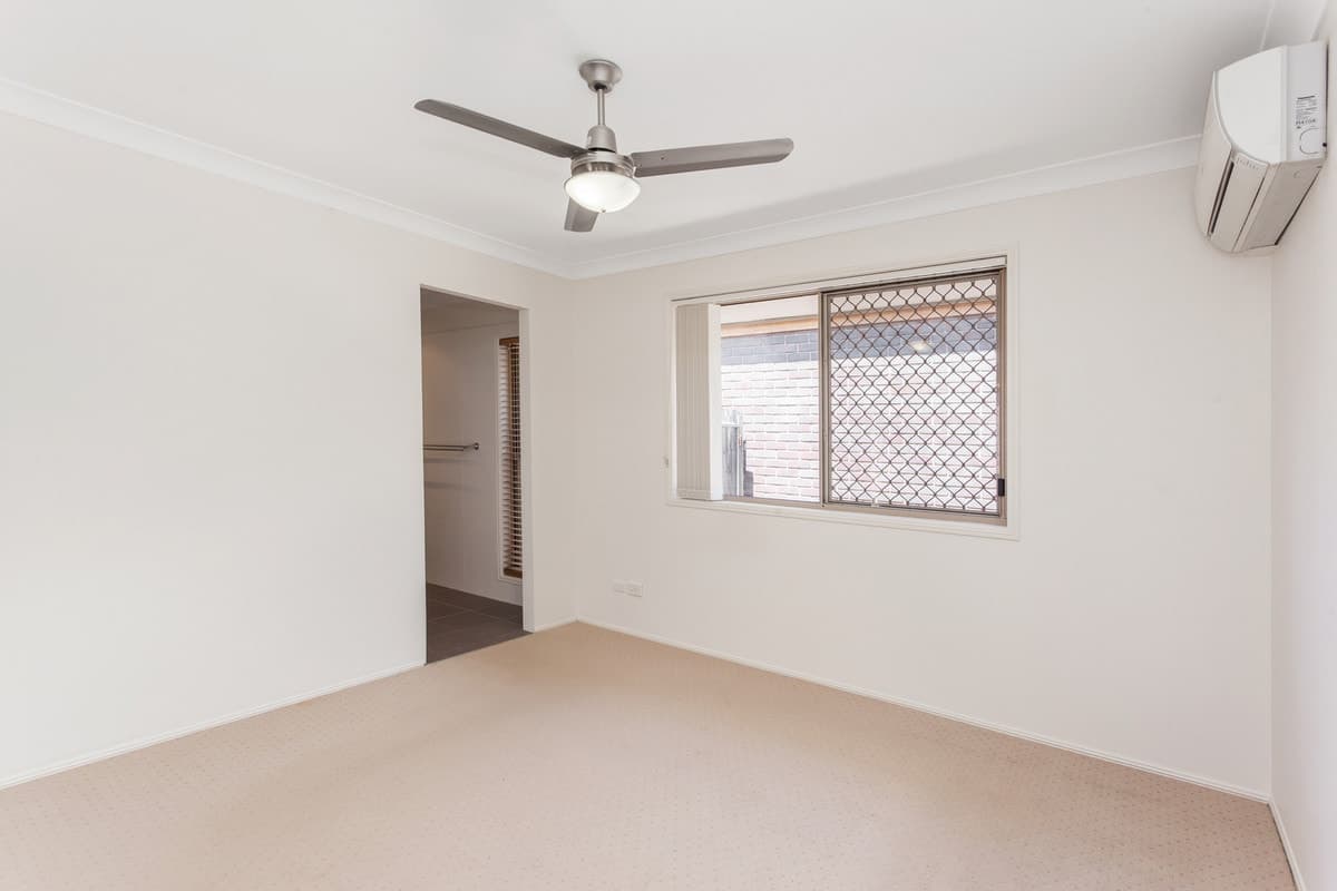 10 Bluemoon Close, BURLEIGH WATERS, Burleigh Waters - Thumbnail 4