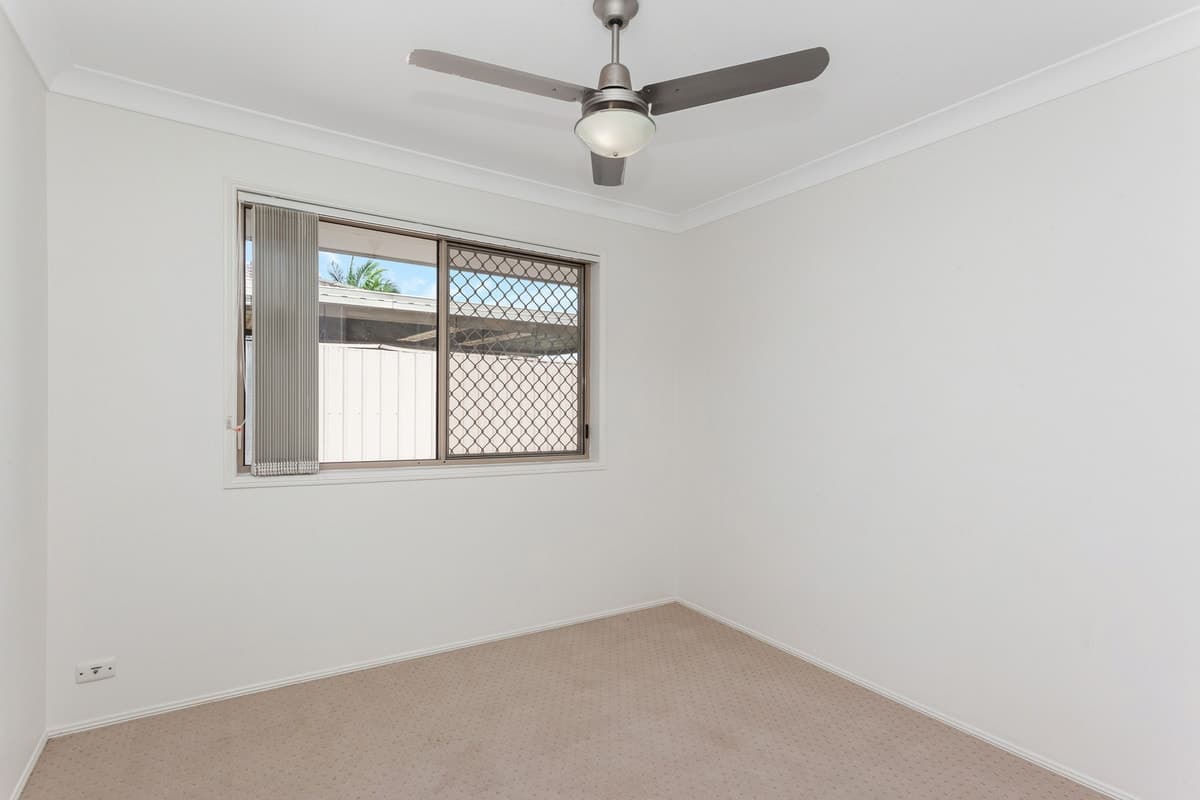 10 Bluemoon Close, BURLEIGH WATERS, Burleigh Waters - Thumbnail 5