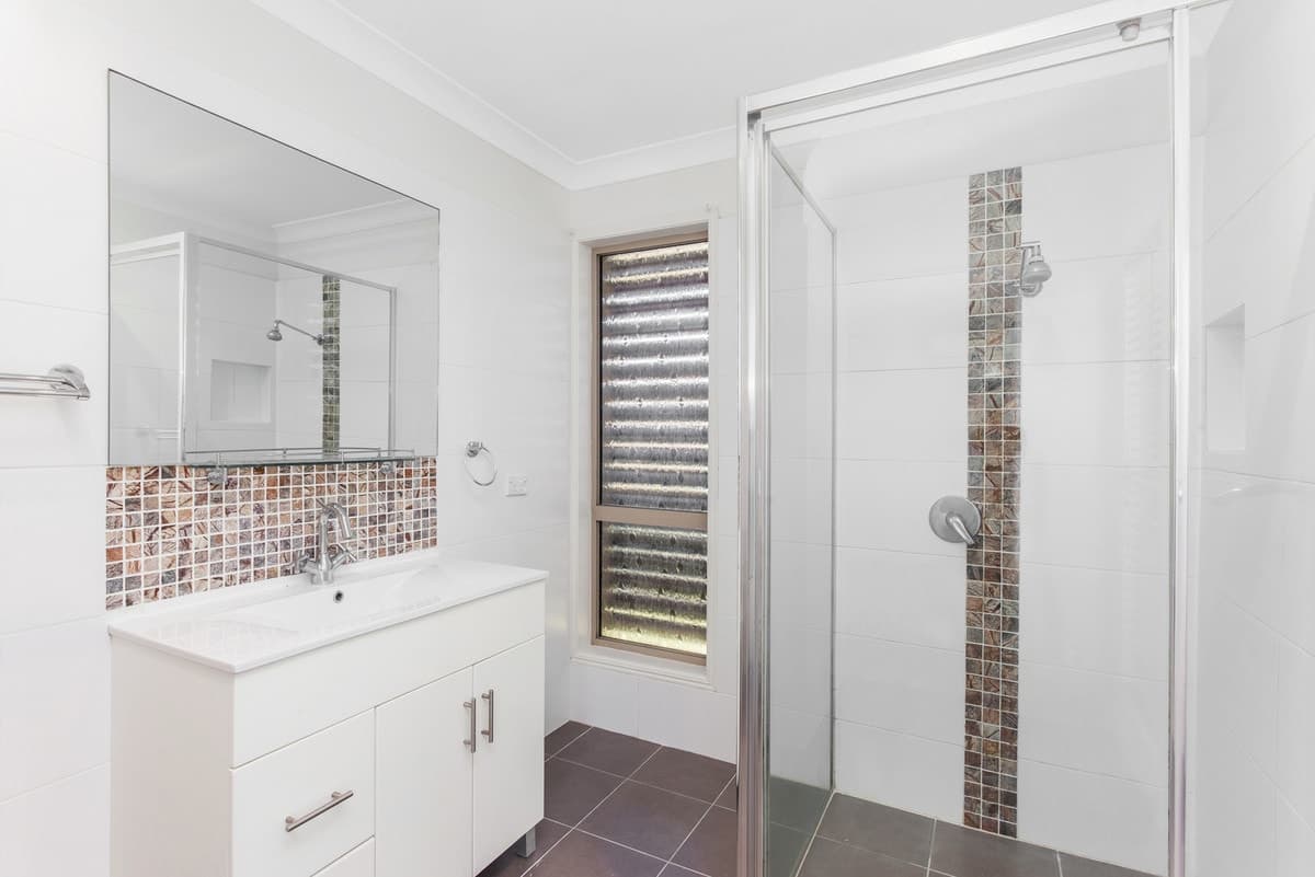 10 Bluemoon Close, BURLEIGH WATERS, Burleigh Waters - Thumbnail 8