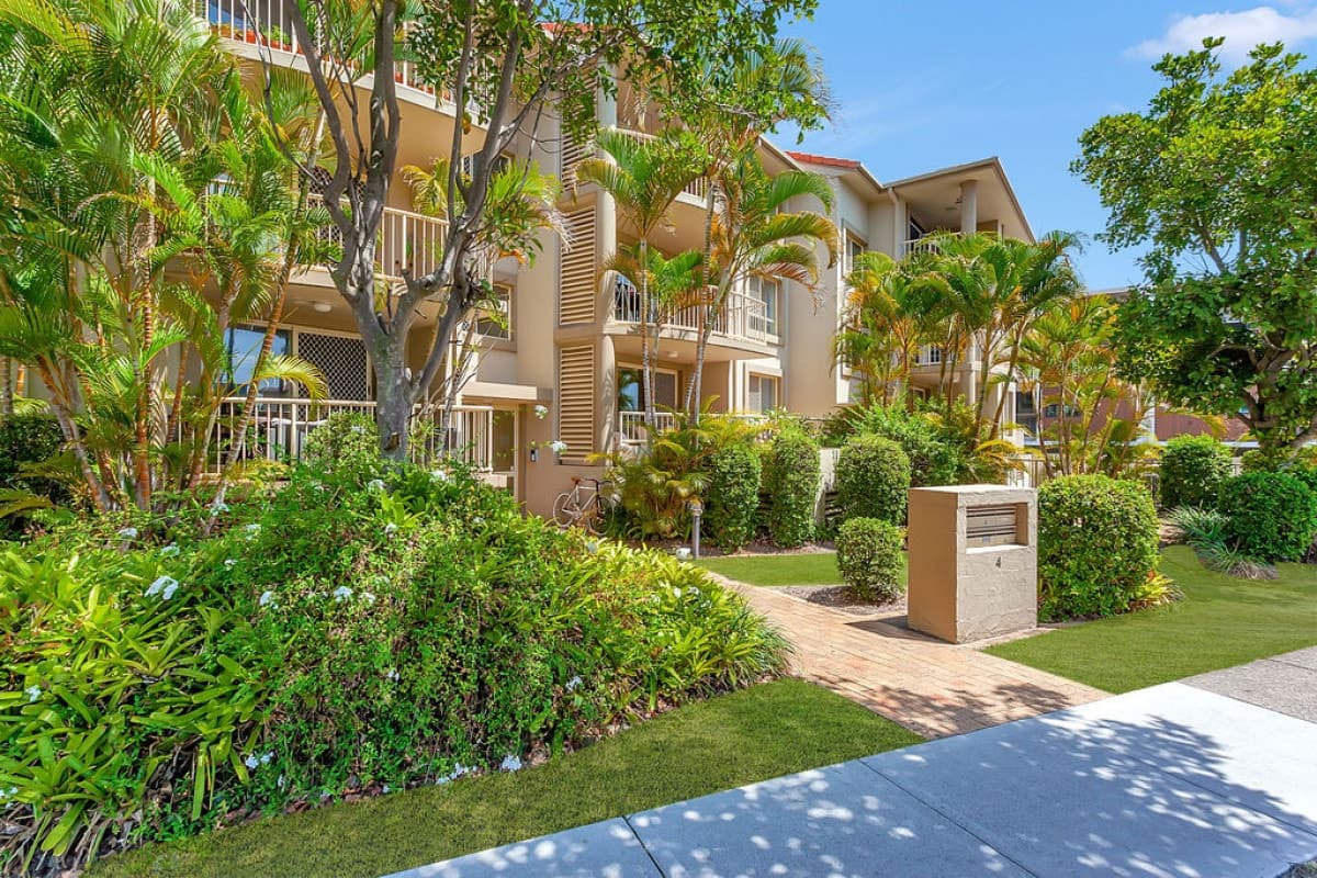 9/4 Mountain View Avenue, Miami, Miami - Image 1