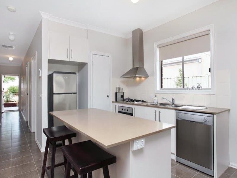 23 Daly CircuitCaroline Springs, VIC 3023  - Leased, Caroline Springs - Thumbnail 2