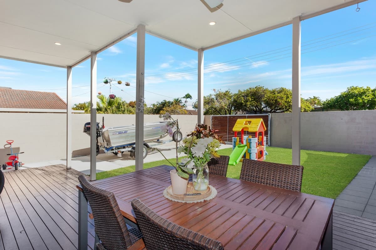 2/1 Doggett Drive, Miami, Miami - Thumbnail 2