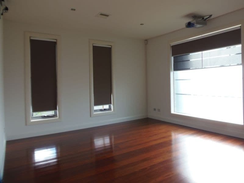 16 Cranwell SquareCaroline Springs, VIC 3023  - Leased, Caroline Springs - Thumbnail 2