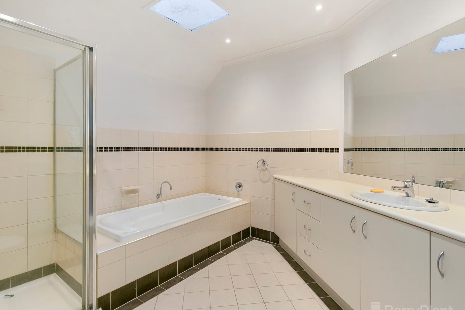 1/68 Exeter RoadCroydon North, VIC 3136  - Leased, Croydon North - Thumbnail 2