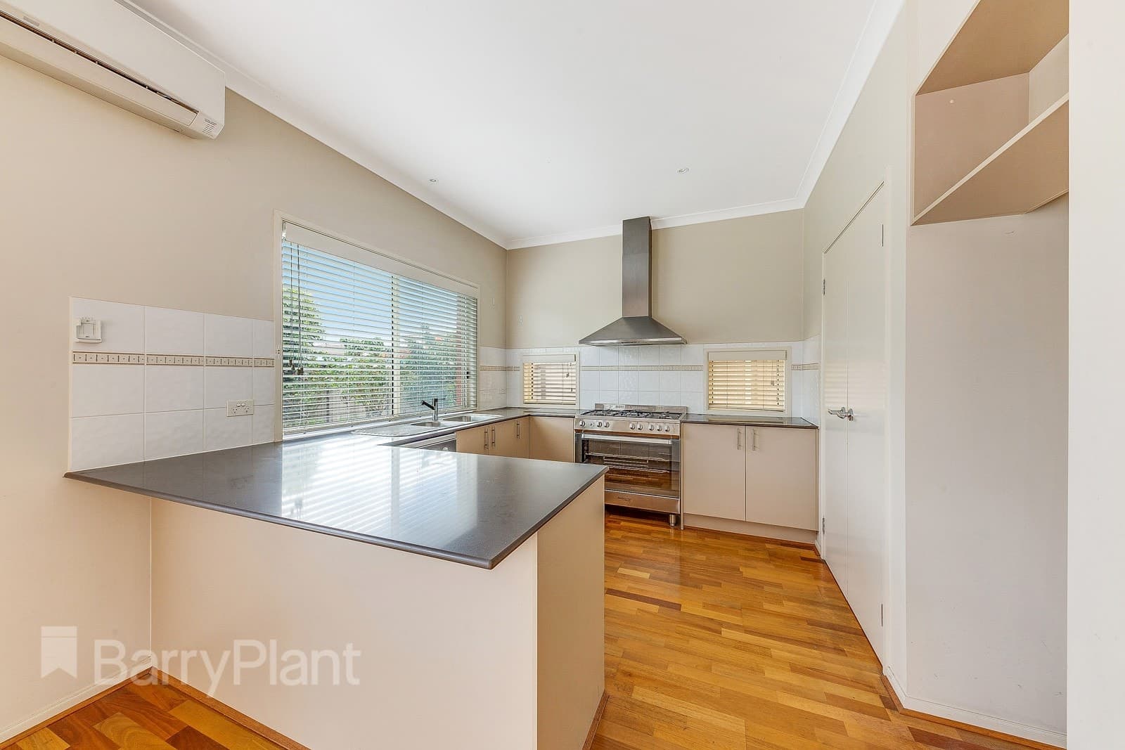 23 Waterside DriveBurnside Heights, VIC 3023  - Leased, Burnside Heights - Thumbnail 4