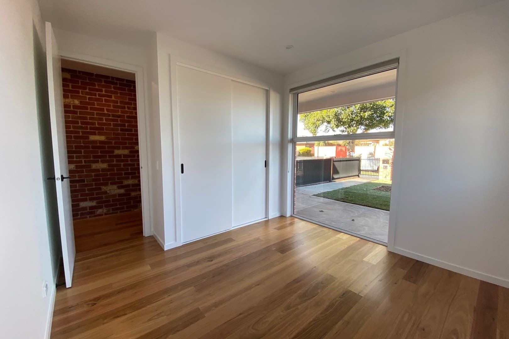 2/9 Smith StreetReservoir, VIC 3073  - Leased, Reservoir - Thumbnail 2