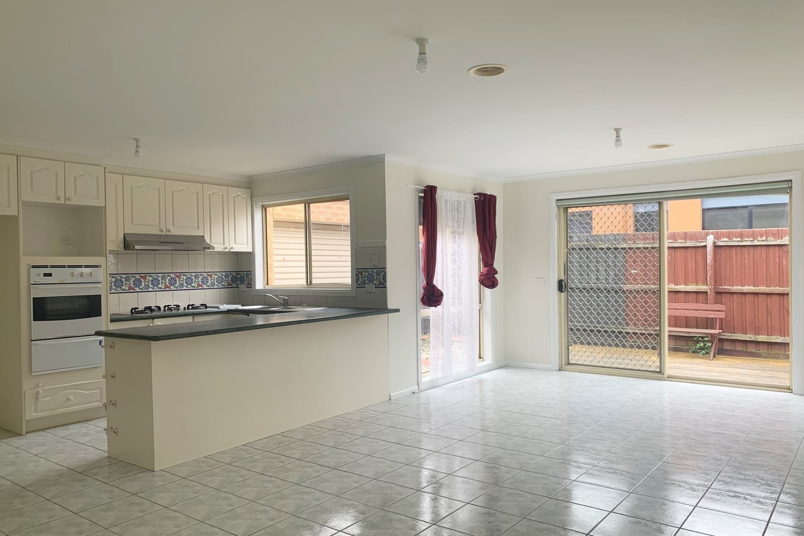 43 Shortridge CircuitRoxburgh Park, VIC 3064  - Leased, Roxburgh Park - Thumbnail 3