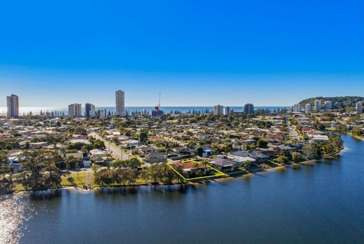82 Burleigh Street, BURLEIGH WATERS, Burleigh Waters - Thumbnail 3