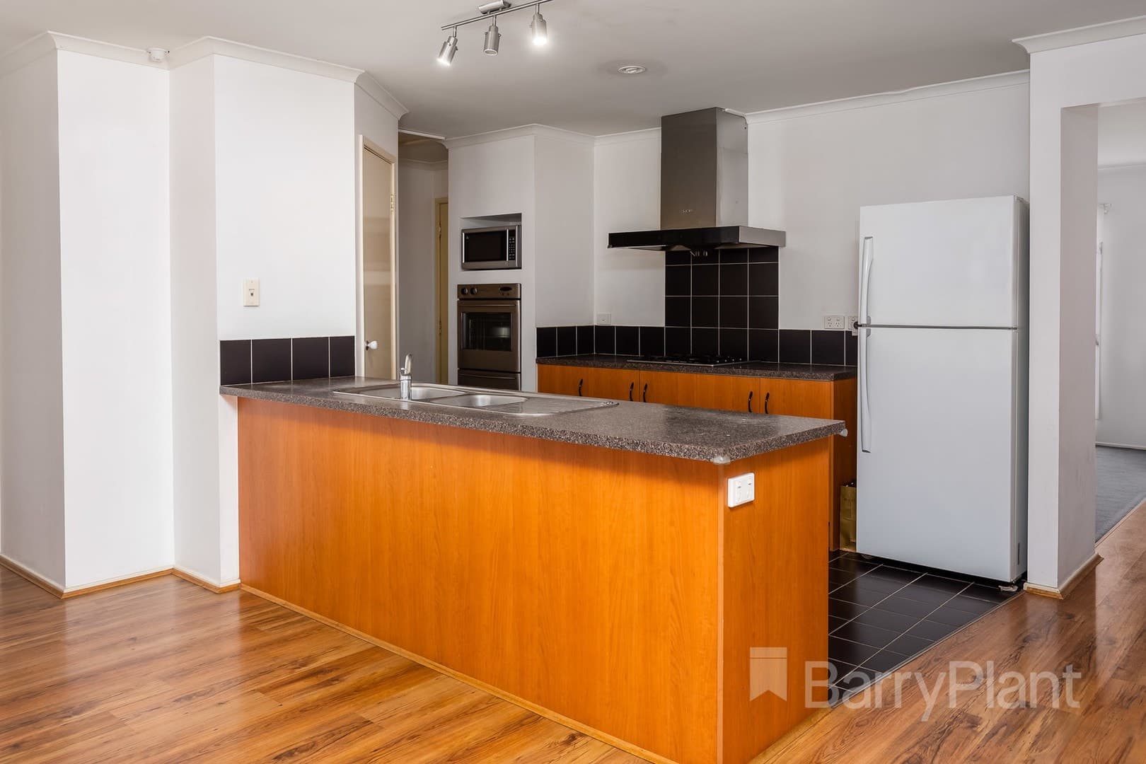 23 Seaeagle AvenuePoint Cook, VIC 3030  - Leased, Point Cook - Thumbnail 4