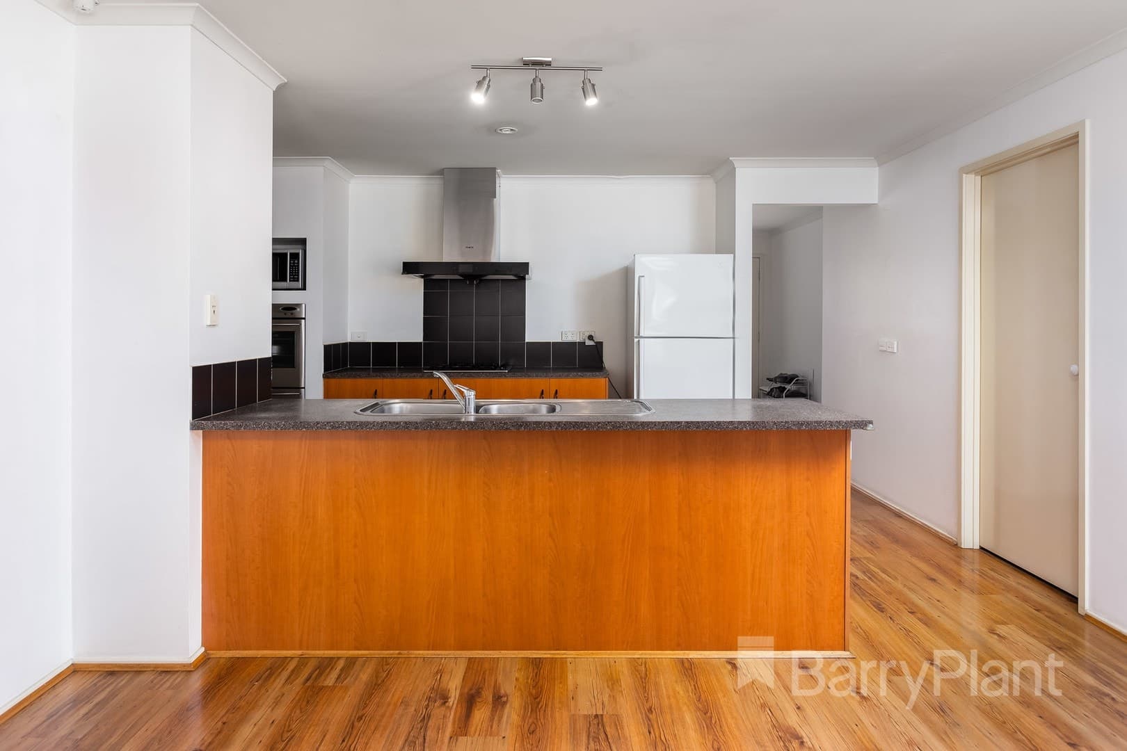 23 Seaeagle AvenuePoint Cook, VIC 3030  - Leased, Point Cook - Thumbnail 5