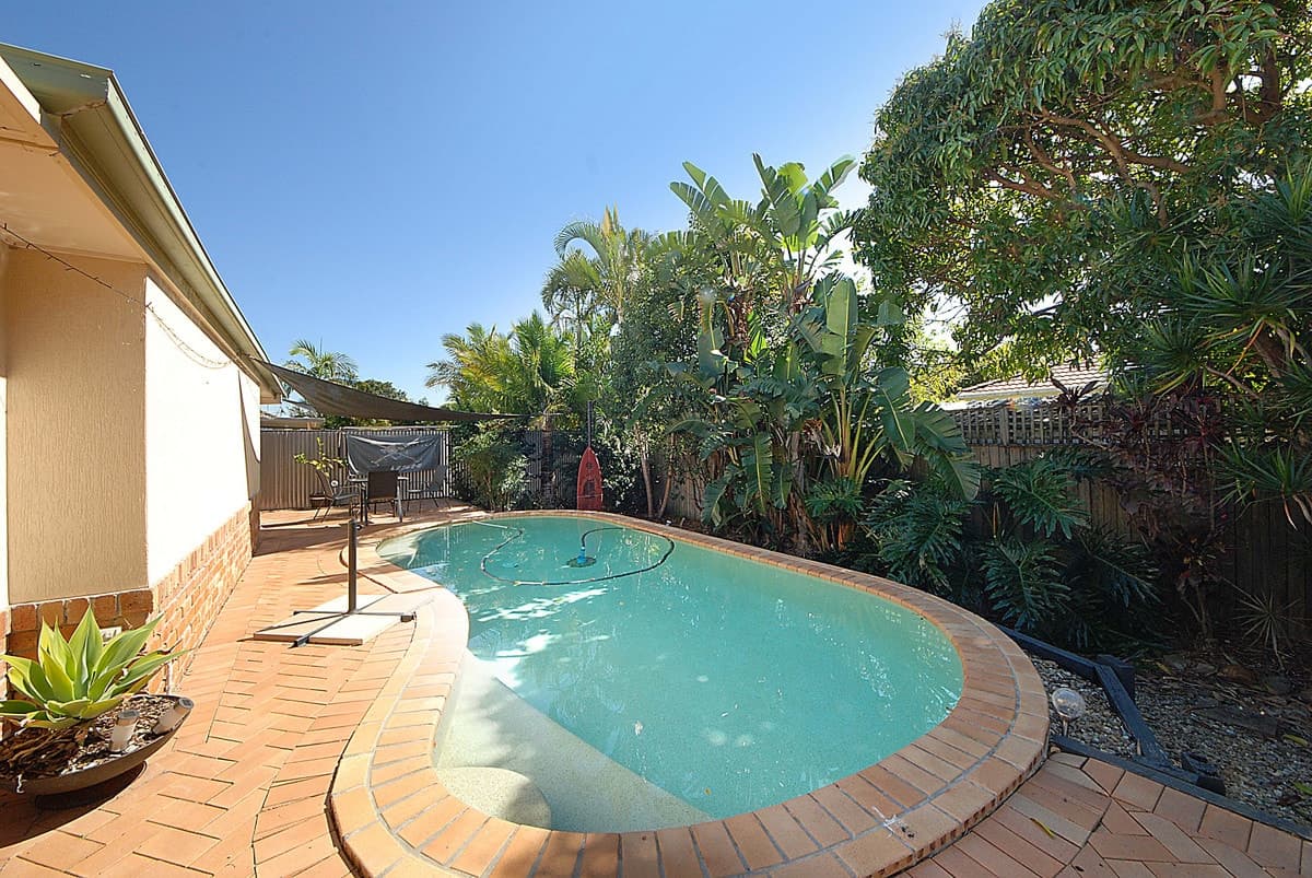 17 Rainbird Close, Burleigh Waters, Burleigh Waters - Image 1