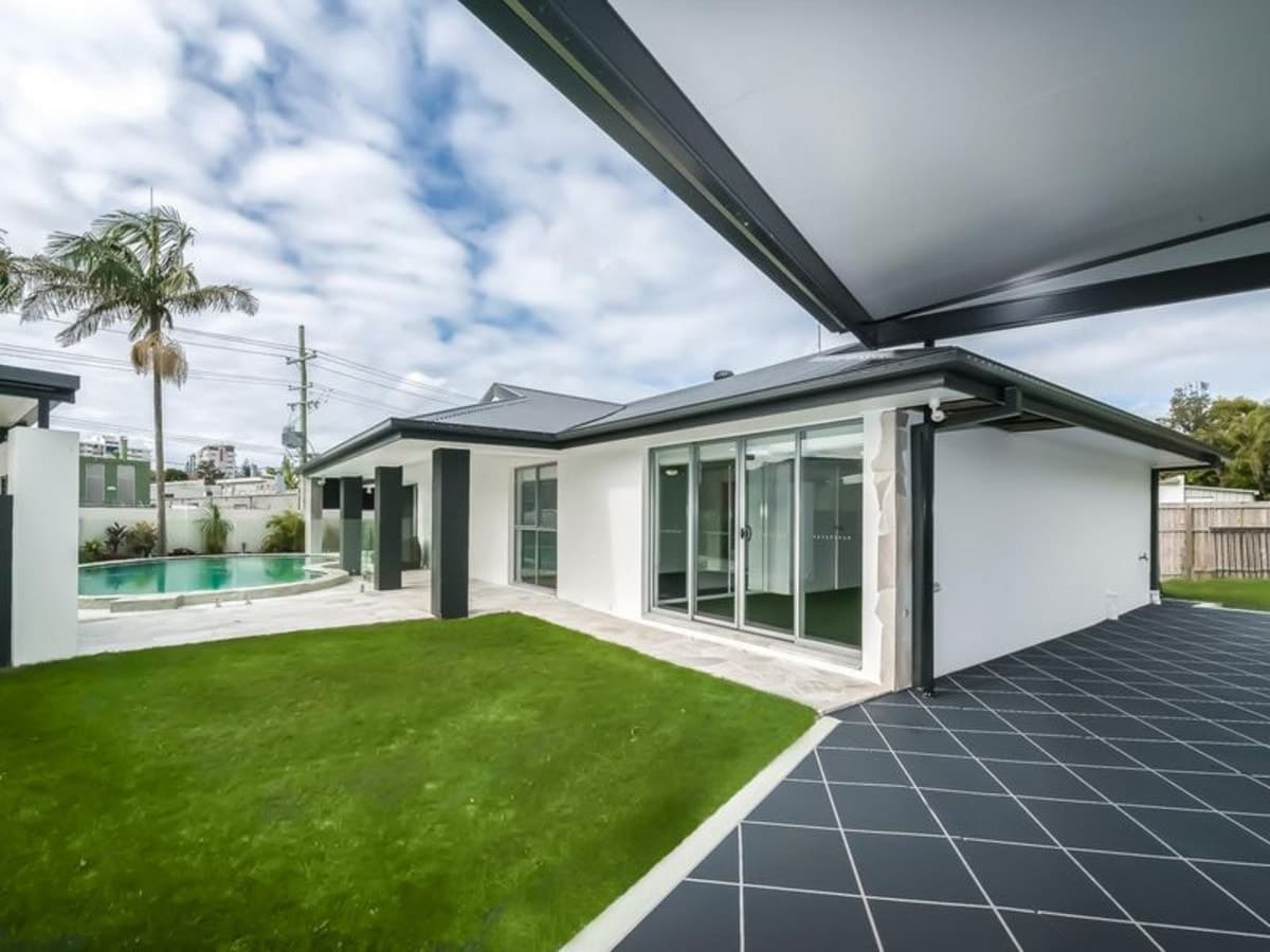 30 Lemana Lane, BURLEIGH HEADS, Burleigh Heads - Thumbnail 2