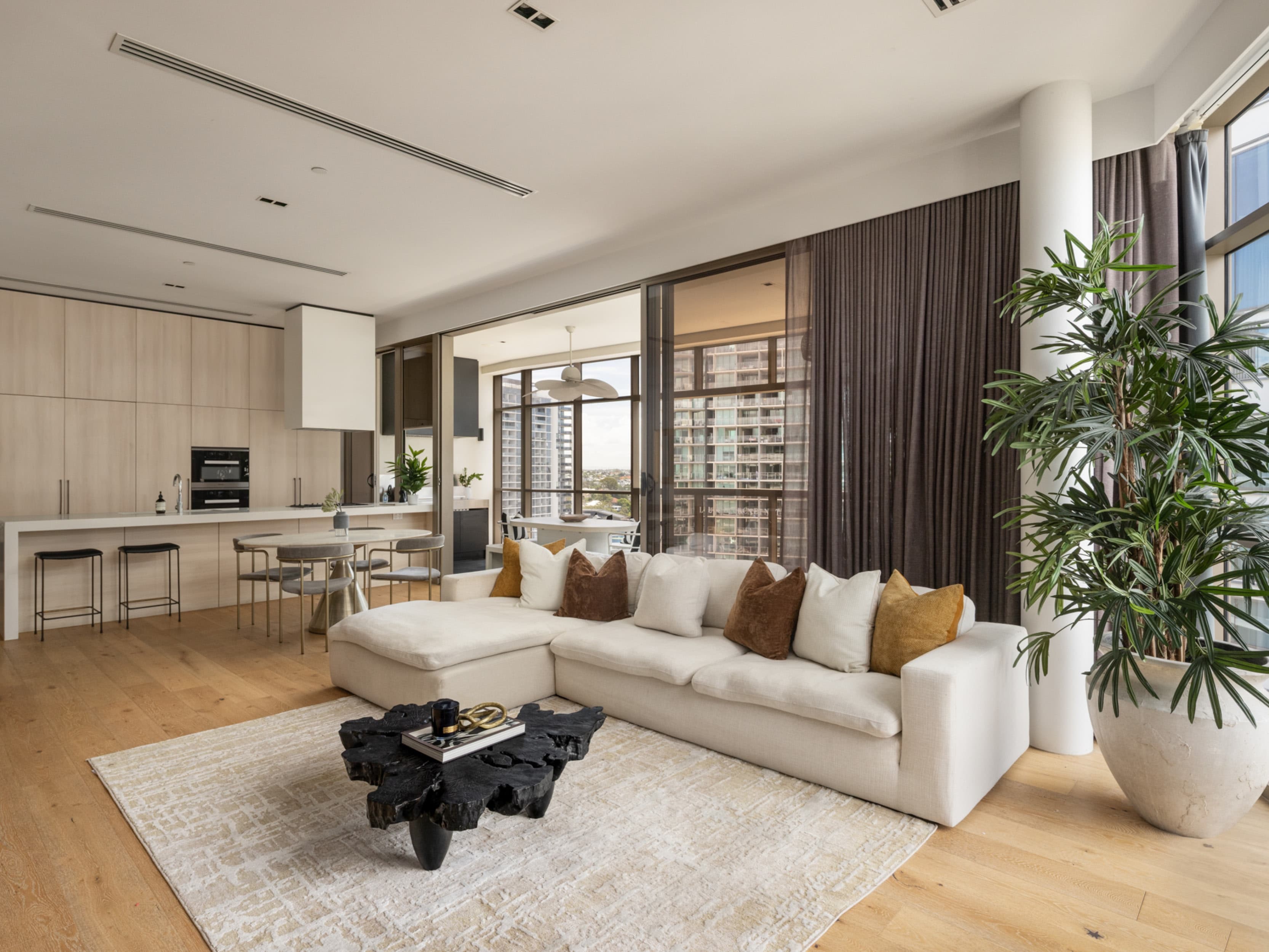 1505/18 Longland Street, Newstead - Thumbnail 3